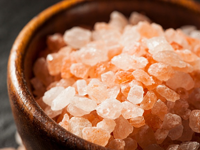 Muối hồng Himalaya đang nhập nhiều vào Việt Nam. 