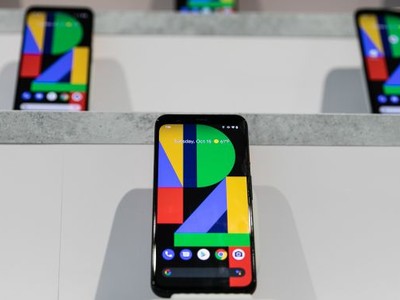 Pixel 4 có dung lượng pin không quá lớn. Ảnh: Internet.