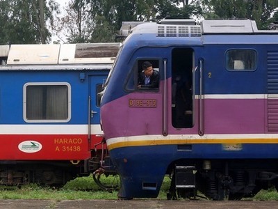 Đường sắt đi Lào Cai hiện nay hạn chế năng lực vận chuyển. Ảnh: Giang Huy.