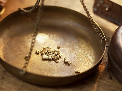 Giá vàng hôm nay ngày 21/3: Giá vàng giảm 100.000 đồng/lượng