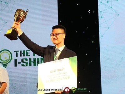 Sinh viên Học viện Ngân hàng giành ngôi quán quân cuộc thi I-Invest! 2020