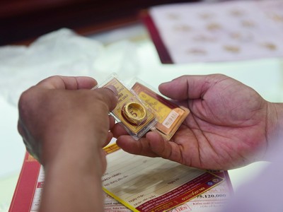 Giá vàng hôm nay ngày 8/10: Giá vàng trong nước giảm 150.000 đồng/lượng