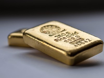Giá vàng hôm nay ngày 12/7: Giá vàng trong nước tiếp tục giảm