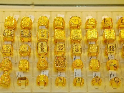 Giá vàng hôm nay ngày 16/11: Giá vàng tăng mạnh, vượt qua 61 triệu đồng/lượng