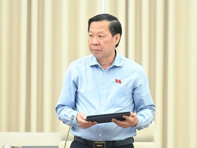 Chủ nhiệm Uỷ ban Kinh tế và Tài chính Phan Văn Mãi.