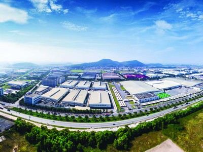 Việc sáp nhập địa giới hành chính mở ra không gian phát triển mới cho khu công nghiệp. Ảnh: Dũng Minh.