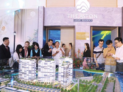 Hầu hết dự án mới mở bán gần đây đều có giá khởi điểm rất cao. Ảnh: Lê Toàn.