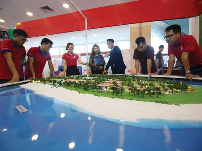 Môi giới đóng vai trò cầu nối quan trọng, giúp kết nối chủ đầu tư với người mua, giúp dự án tiếp cận khách hàng. Ảnh: Dũng Minh.