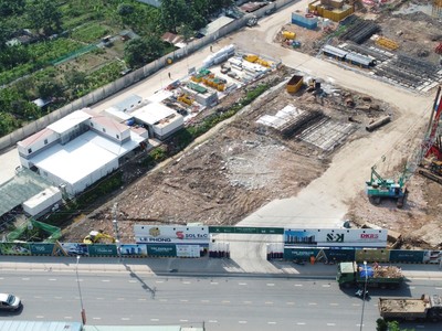 Dự án The Emerald Garden View đang trong giai đoạn thi công nền móng và hạ tầng ban đầu. Ảnh: Việt Dũng.