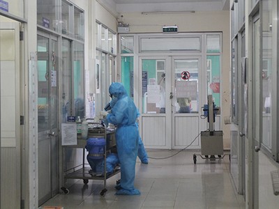 Các chuyên gia người nước ngoài khi nhập cảnh vào và làm việc tại Đà Nẵng sẽ tiếp tục được cách ly theo quy định.