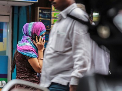 Ấn Độ yêu cầu nhà sản xuất có nút bấm khẩn cấp trên điện thoại để bảo vệ phụ nữ