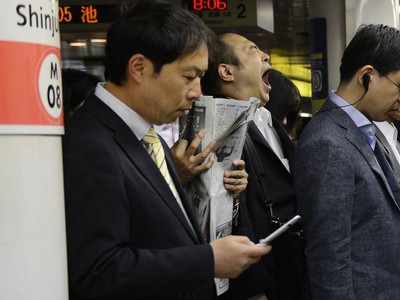 Tỷ lệ thất nghiệp thấp không phải “niềm vui” của Nhật Bản