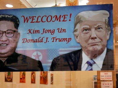 Các tấm banner được treo tại Hà Nội trước cuộc gặp gỡ Mỹ - Triều Tiên