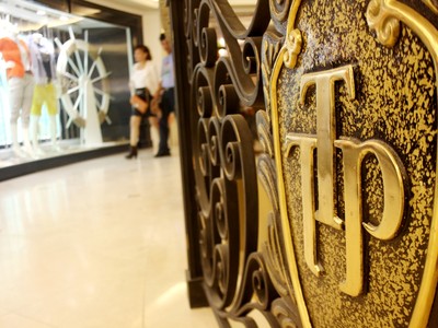 Doanh nhân 8x “sửa lưng” vua hàng hiệu Jonathan Hạnh Nguyễn khi nói về Tràng Tiền Plaza