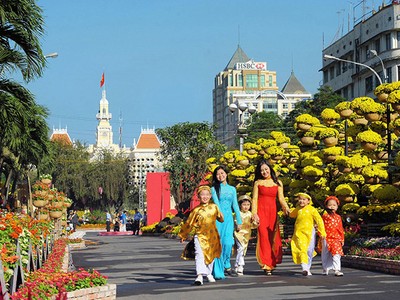 Ấn phẩm báo Tết đặc biệt chào Xuân 2015 và mừng Tết Ất Mùi