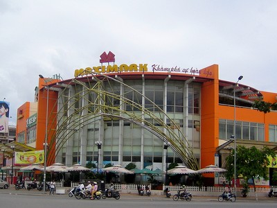 Việc liên tục mua lại các hệ thống siêu thị như Oceanmart, Vinatexmart, Maximart,... nằm trong kế hoạch đưa Vingroup sở hữu hệ thống TTTM - siêu thị lớn nhất cả nước.