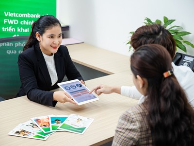 Vietcombank và FWD chính thức triển khai phân phối bảo hiểm qua ngân hàng