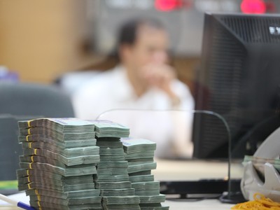 Các ngân hàng được yêu cầu khẩn trương báo cáo tình hình giao dịch với thị trường Nga