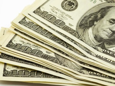 Nhà giàu châu Á được khuyên mua vào USD