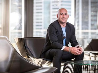 Đi khắp thế giới và dựng cơ nghiệp chỉ với chiếc laptop