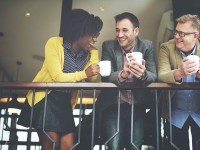 9 cụm từ người thông minh không dùng khi đối thoại