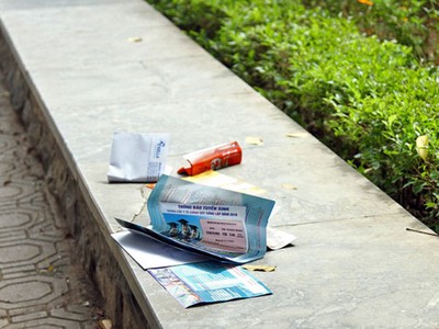 Phạt nặng người phát tờ rơi, quảng cáo bừa bãi