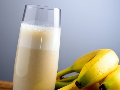Điều gì xảy ra khi bạn ăn chuối và uống sữa cùng nhau?