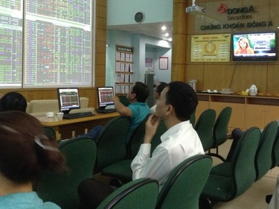 Cho khách hàng mua chứng khoán khi không đủ tiền, Chứng khoán Đông Á bị phạt 125 triệu đồng