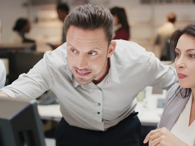 Khối ngoại giao dịch nhỏ giọt, trở lại bán ròng trong phiên leo đỉnh ngày 13/10