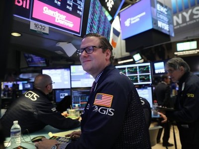 Khối ngoại mua ròng gần 200 triệu USD chứng khoán tuần lao dốc đầu tháng 2/2018