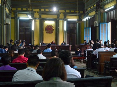 Toàn cảnh phiên tòa xét hỏi tại phiên xét xử lần thứ 5 vào ngày 26/12.