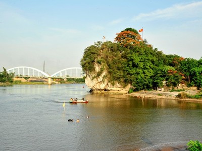 Khám phá “núi thơ” di tích quốc gia đặc biệt ở Ninh Bình