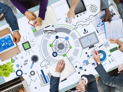 Việc thu hút một cơ quan xếp hạng toàn cầu đầu tư vào một trong những cơ quan xếp hạng địa phương hiện tại hoặc trong tương lai là rất quan trọng cho sự tín nhiệm.