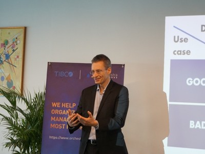 Ông Piere Bonnet, Giám đốc vận hành Orchestra Networks, Giám đốc điều hành Orchestra Networks Việt Nam chia sẻ thông tin tại buổi họp báo sáng 6/12.