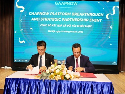 Ông Đằng Hà Lâm, CEO Gaapnow và ông Mai Tuấn Linh, Chủ tịch HĐQT CTCP tập đoàn đầu tư phát triển Bất động sản Tài Phát Lộc kí kết thoả thuận hợp tác.