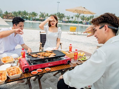 Với nhiều người trẻ, bên cạnh các chuyến du lịch cùng bạn bè, về bên gia đình thì kỳ nghỉ lễ còn gắn liền với những buổi tiệc đầy ắp các món nướng, đồ ăn cay nóng chiên xào gây nóng trong người.