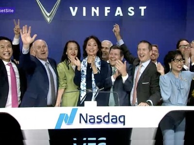 VinFast chính thức niêm yết trên Nasdaq vốn hoá trong ngày giao dịch đầu tiên hơn 85 tỷ USD vượt xa nhiều hãng xe ô tô lớn khác.