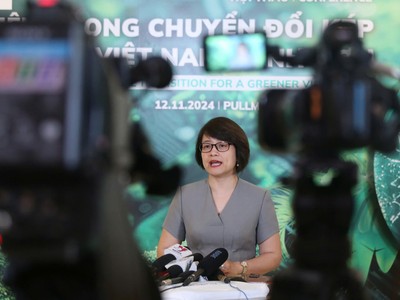 Bà Trần Ngọc Ánh, Giám đốc Ngoại vụ cấp cao tại Heineken Việt Nam chia sẻ tại hội thảo Báo Đầu tư tổ chức ngày 12/11.