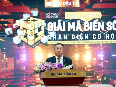 Ông Lê Trọng Minh, Tổng biên tập Báo Đầu tư phát biểu tại hội thảo "Đầu tư 2025: Giải mã biến số - Nhận diện cơ hội". Ảnh Đức Thanh.