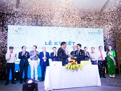 Lễ ký kết hợp tác giữa Công ty P.H Nha Trang và Vietcombank Khánh Hòa