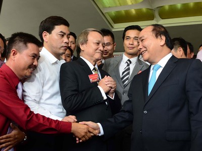Thủ tướng Chính phủ Nguyễn Xuân Phúc gặp mặt doanh nghiệp tại Hội nghị Thủ tướng với Doanh nghiệp năm 2016 (ảnh VCCI)
