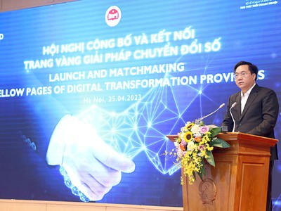 Ông Trần Duy Đông,Thứ trưởng Bộ Kế hoạch và Đầu tư phát biểu tại “Hội nghị Công bố và kết nối trang vàng giải pháp chuyển đổi số”.