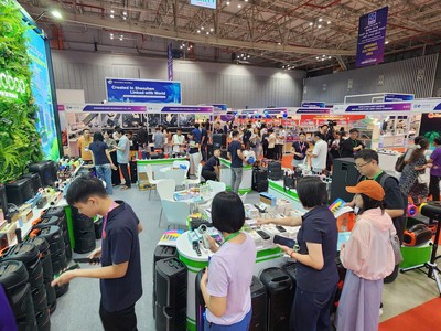 Triển lãm IEAE với diện tích trưng bày hơn 10.000 mét vuông, thu hút hơn 350 doanh nghiệp đến từ Trung Quốc và Việt Nam tham gia