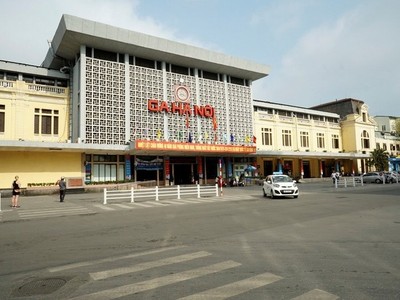 Bộ GTVT đề nghị UBND thành phố Hà Nội chỉ đạo nghiên cứu bổ sung các phương án quy hoạch để có thể huy động tối đa các nguồn lực (trong đó có nguồn lực xã hội hóa) trên cơ sở quỹ đất hiện có để cụ thể hóa Đồ án quy hoạch phân khu Hà Nội.