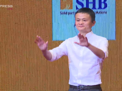 Jack Ma biểu diễn Thái Cực Quyền trước sinh viên Việt Nam.