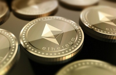 Ethereum hiện có giá khoảng 300 USD một đồng