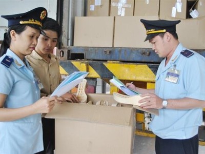 Hải quan TP.HCM đang gặp khó khăn để thu nợ đọng thuế. Ảnh: HQO.