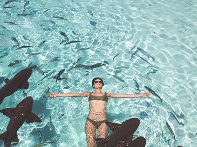 Cô gái được trả tiền để vi vu khắp thế giới