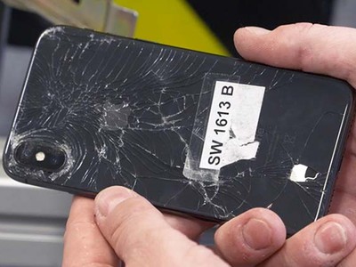 iPhone X không bền bằng iPhone 8 và 8 Plus theo đánh giá của Consumer Reports.