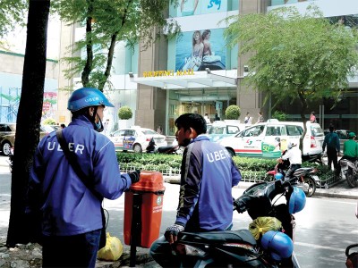 Tại Việt Nam, vẫn còn những quan điểm khác biệt về hoạt động của Uber.